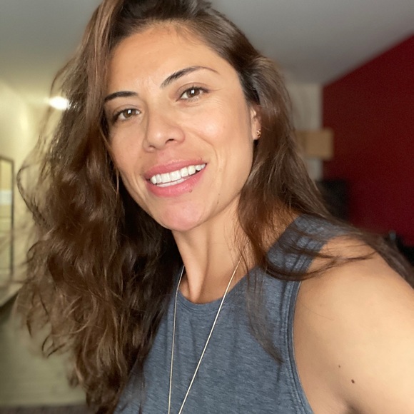 Meet your Posher, Lorena - Picture 2 of 2